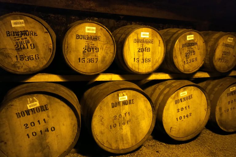 Bowmore Distillery3 768x512