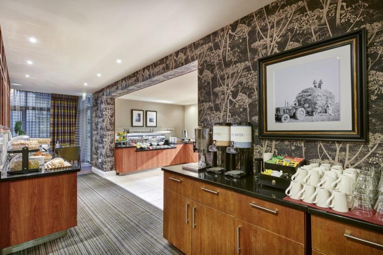 Hilton Garden Inn Aberdeen5 768x512