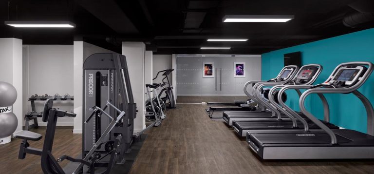 Radisson Blu Hotel Edinburgh City Centre gym 768x357