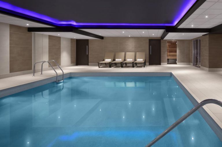 Radisson Blu Hotel Edinburgh City Centre pool 768x508